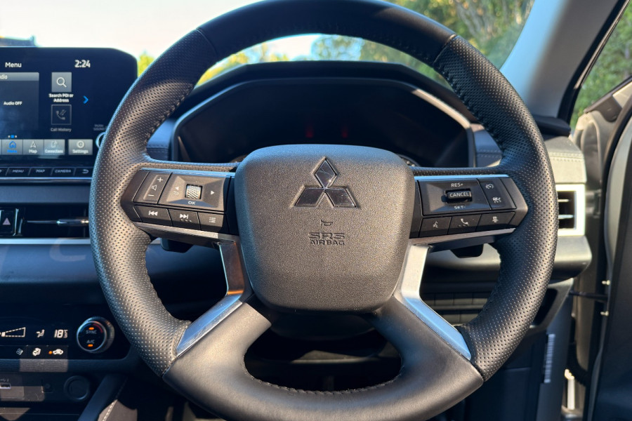 2022 MY24 Mitsubishi Outlander ZM LS SUV Image 19