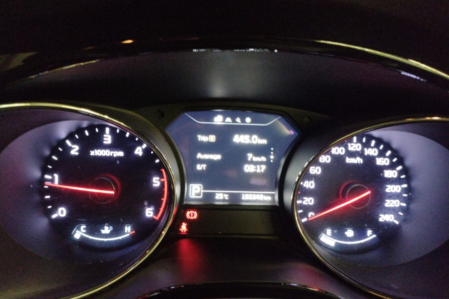 2015 MY16 Kia Carnival YP Platinum People Mover