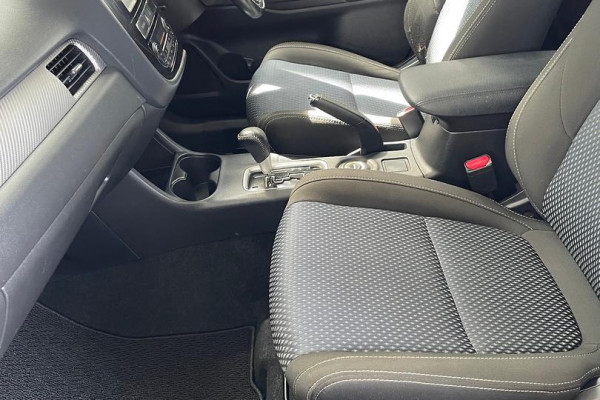 2016 Mitsubishi Outlander ZK LS SUV Image 12