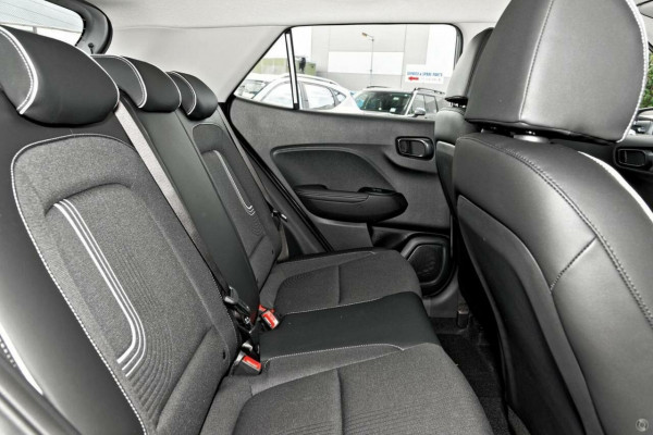 2026 Hyundai Venue QX.V5 Active SUV Image 18