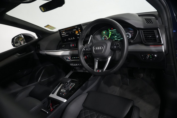 2025 Audi Q5 FY 55 TFSI e S Line SUV image 12