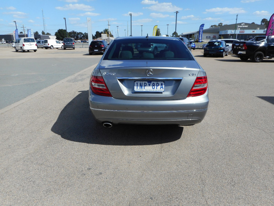 2014 Mercedes-Benz C-class W204  C250 CDI Avantgarde Sedan Image 7