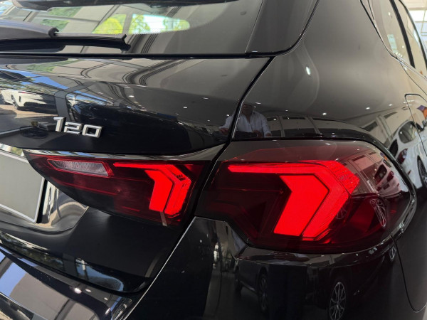2025 BMW 1 Series F70 120 M Sport Hatch image 4