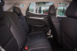 2024 MG ZST  Essence SUV