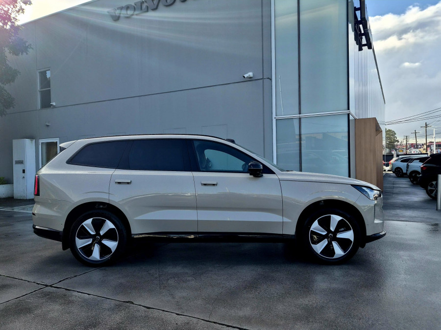 2025 Volvo EX90  Plus Twin Motor SUV Image 4