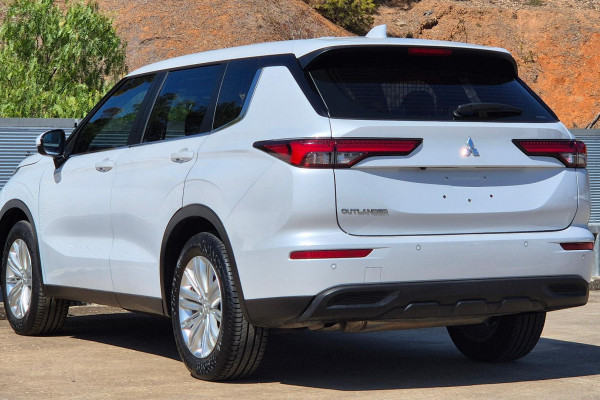 2021 MY22 Mitsubishi Outlander ZM ES SUV Image 5