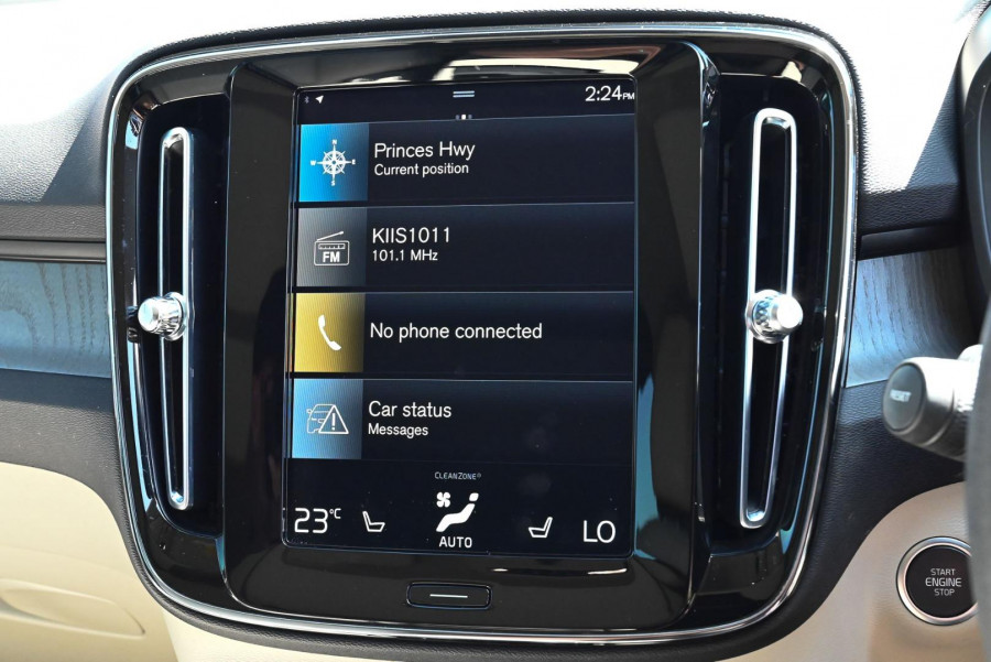 2022 Volvo XC40 XZ T4 Inscription SUV Image 17