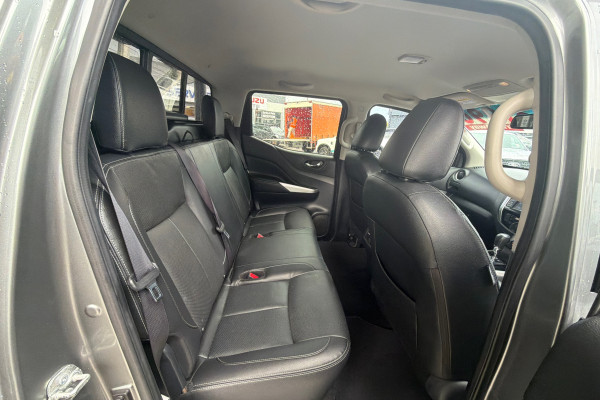 2018 Nissan Navara D23 Series 3 ST-X King Cab Pickup Image 11