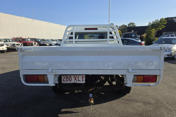2017 Isuzu D-MAX  SX Cab Chassis Image 8