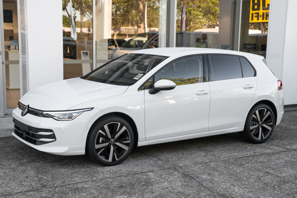 2025 Volkswagen Golf 8.5 Hatch image 3
