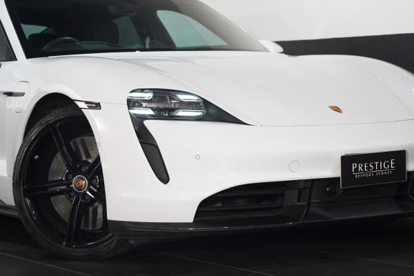 2020 Porsche Taycan Turbo S Coupe Image 14
