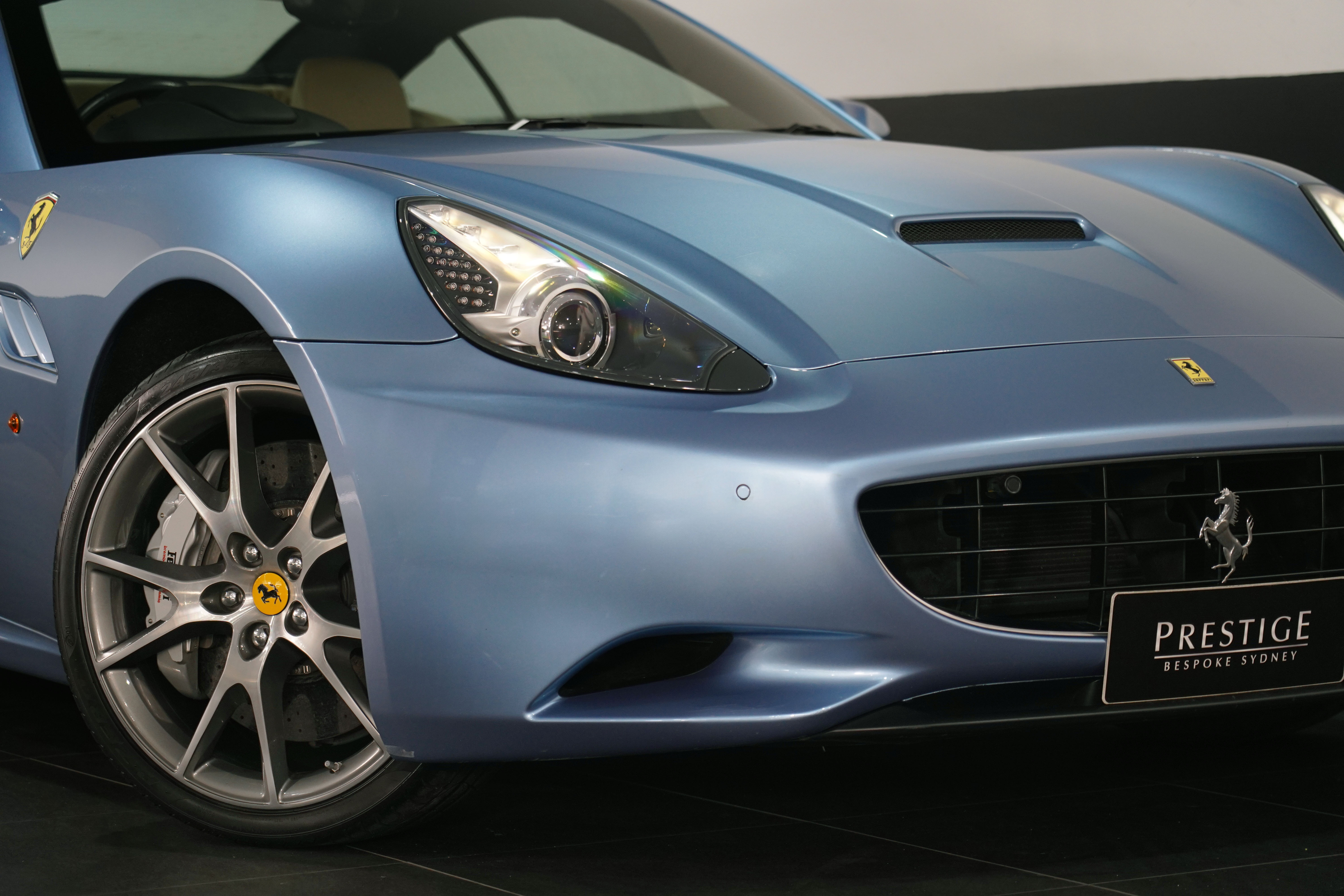 2011 Ferrari California Convertible Image 11