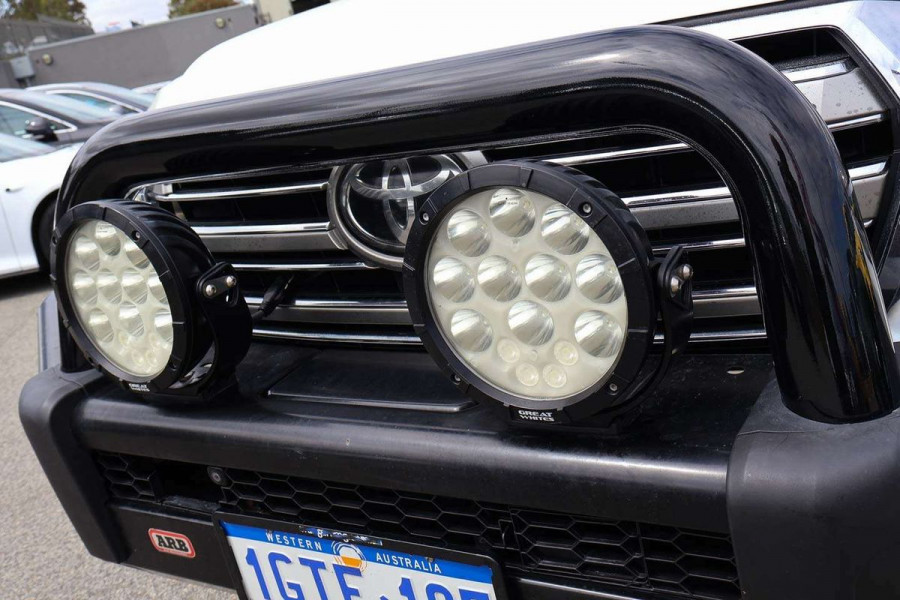 2016 Toyota LandCruiser VDJ200R Sahara SUV Image 9