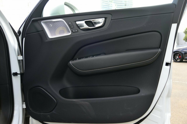 2018 Volvo XC60 D5 R-Design Suv Image 5