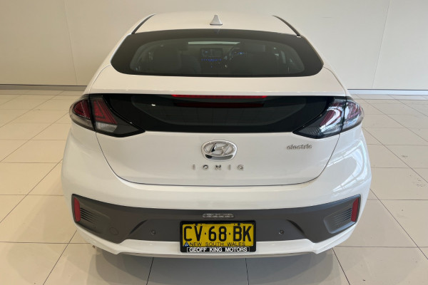 2019 Hyundai IONIQ AE.2 Electric Elite Hatch Image 5