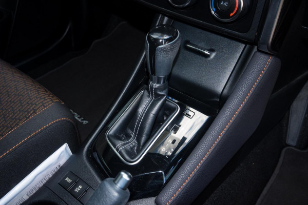 2016 Toyota Corolla ZRE182R SX Hatch Image 14