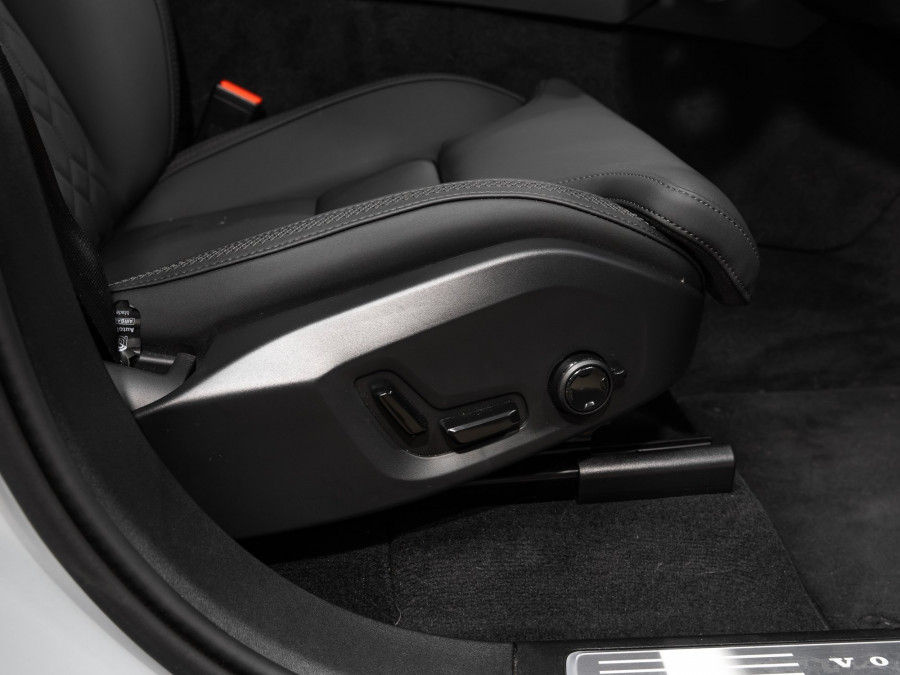 2025 Volvo XC90 L Series Ultra T8 Plug-In Hybrid SUV Image 20