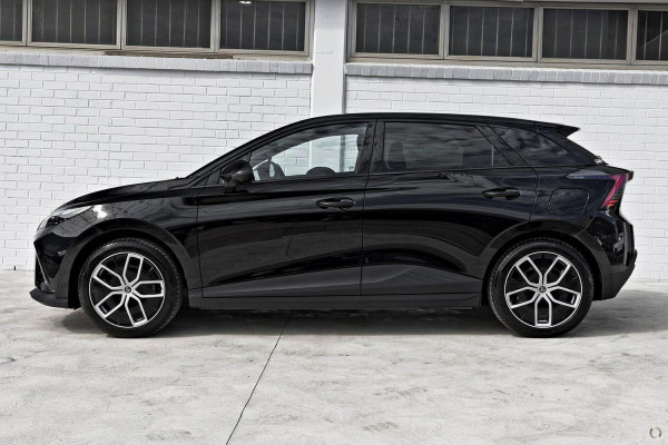 2024 MG MG4 MEH32 Essence 64 Hatch Image 5