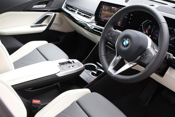2025 BMW X1 U11 sDrive18i SUV image 10
