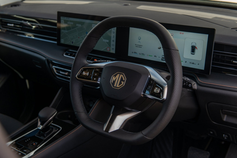 2026 MG HS Super Hybrid Essence SUV Image 10