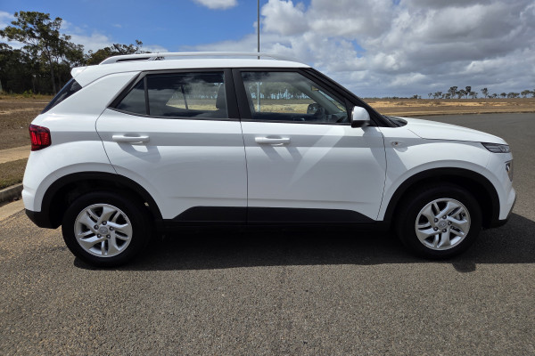 2025 Hyundai Venue QX.V5  SUV Image 2