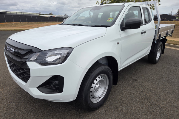 2026 Isuzu D-MAX RG SX Cab Chassis Image 7