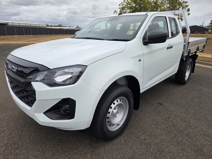 2026 Isuzu D-MAX RG SX Cab Chassis Image 7