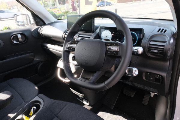 2026 Hyundai INSTER AX.V1 Extended Range SUV Image 6