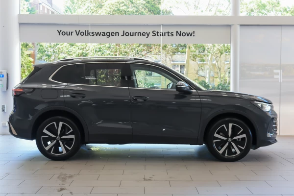 2025 Volkswagen Tiguan CT 150TSI Elegance SUV Image 3