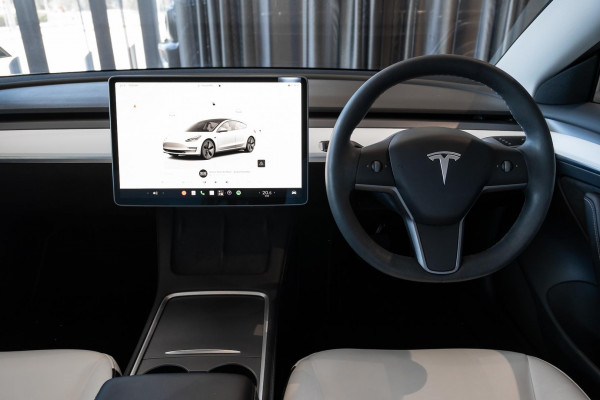 2022 Tesla Model 3  Rear-Wheel Drive Sedan image 7