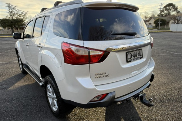 2015 Isuzu MU-X LS-T SUV Image 5