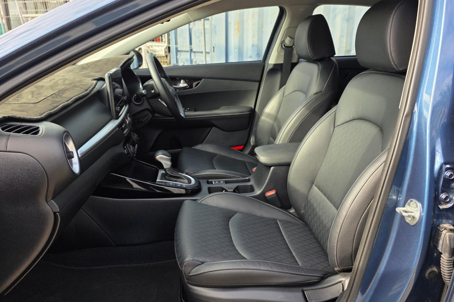 2021 MY22 Kia Cerato BD Sport+ Hatch Image 12