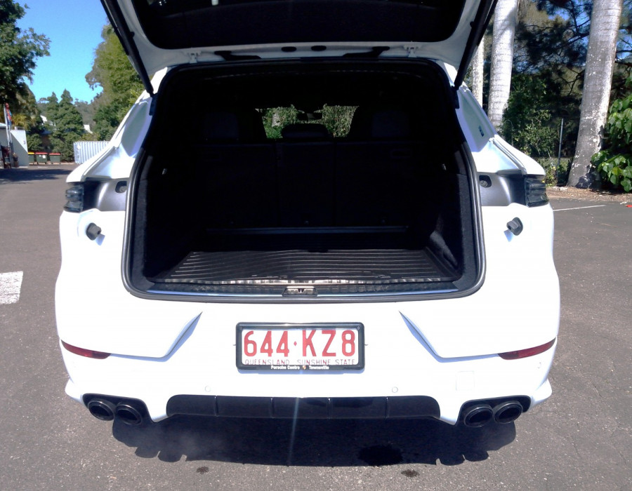 2024 Porsche Cayenne 9YA II GTS SUV Image 19