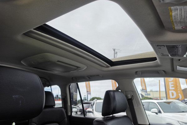 2012 MY10 Toyota LandCruiser VDJ200R Sahara SUV Image 22