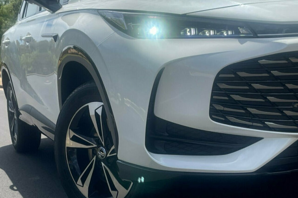 2024 MY24.5 MG HS AS33 Vibe SUV Image 5