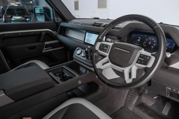 2020 MY20.5 Land Rover Defender L663 110 P400 S SUV image 7