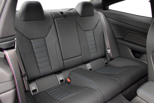 2026 BMW 4 Series G22 LCI 430i M Sport Coupe image 5