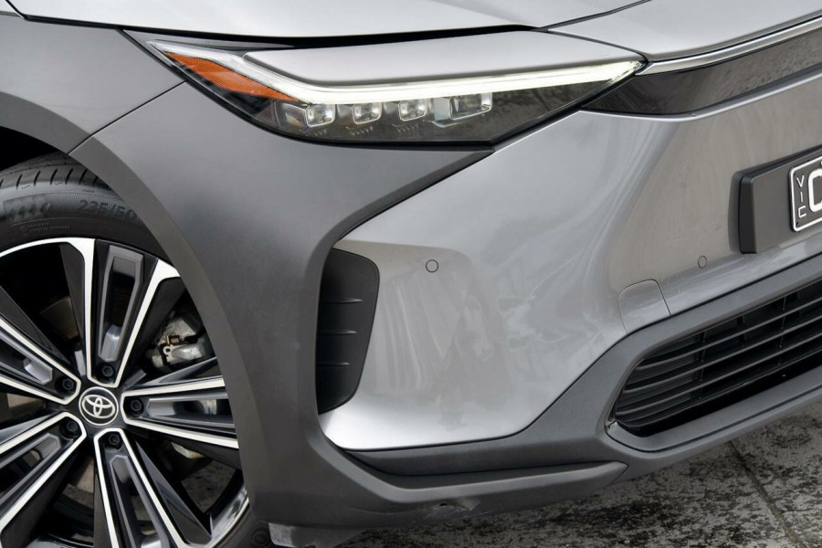 2023 Toyota bZ4X XEAM10R SUV Image 25