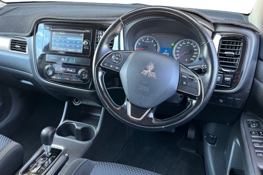 2016 Mitsubishi Outlander ZK LS SUV Image 6