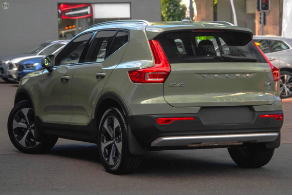 2024 MY25 Volvo XC40  Ultra B4 Bright SUV Image 4