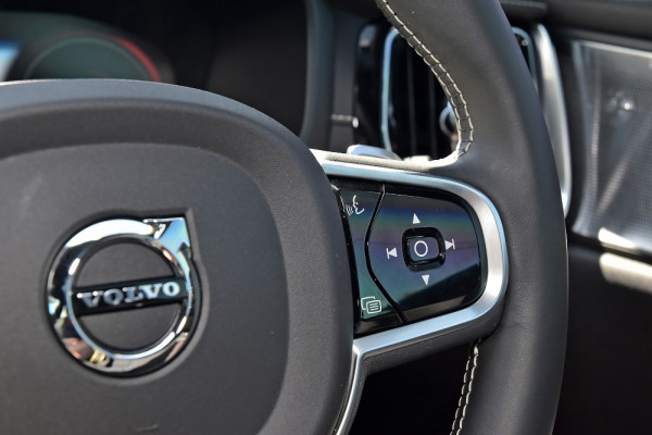 2020 Volvo S60 Z Series T8 R-Design Sedan