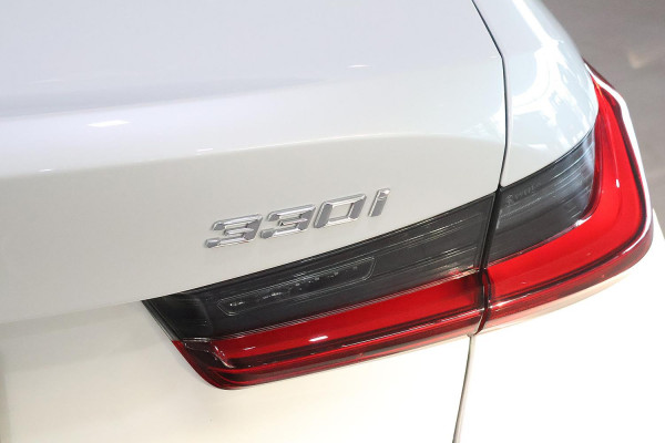 2026 MY25 BMW 3 Series G20 LCI II 330i M Sport Sedan image 5