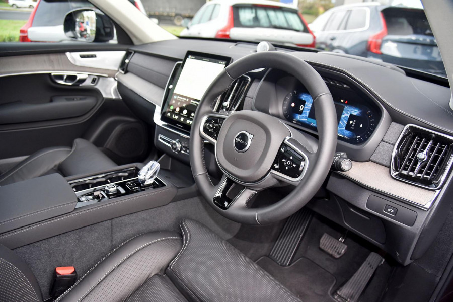 2025 MY26 Volvo XC90 L Series Ultra B5 Dark SUV Image 7