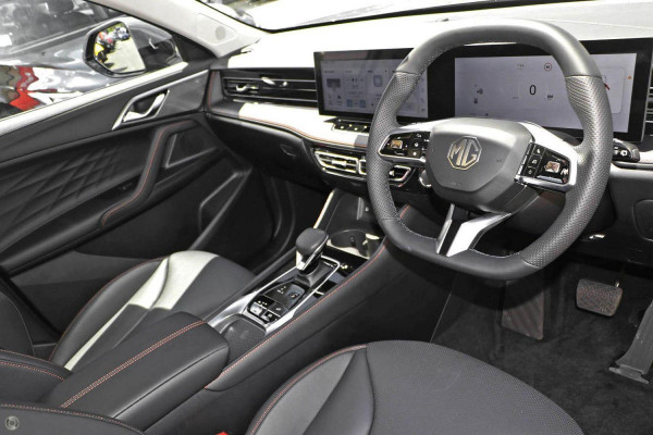 2024 MY24.5 MG HS AS33 Essence SUV Image 5