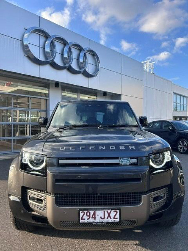 2024 Land Rover Defender L663 110 D300 X SUV image 2