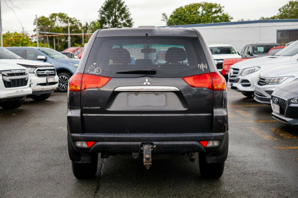 2012 Mitsubishi Challenger PB Wagon Image 3