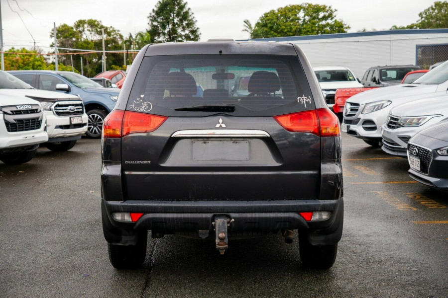 2012 Mitsubishi Challenger PB Wagon Image 3