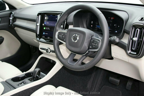 2024 Volvo XC40 XZ Plus B4 SUV Image 6