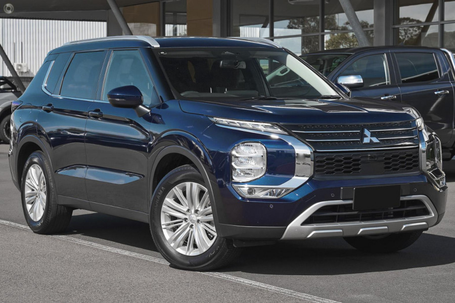 2024 Mitsubishi Outlander ZM LS SUV
