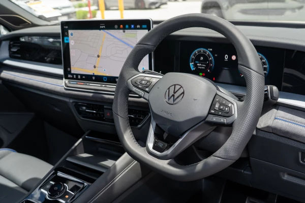 2025 Volkswagen Tayron R4 195TSI R-Line SUV Image 6
